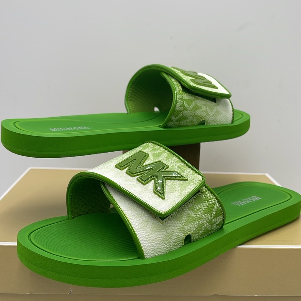 Michael Kors Green Slide Logo Sandals Palmer Ombré Signature
Jungle Green
NWT - Picture 10 of 16
